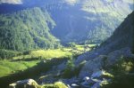 Panorama sulla Valle di Champorcher verso Dondena da Sapy (o Chapy) (m 1979) (5347 bytes)
